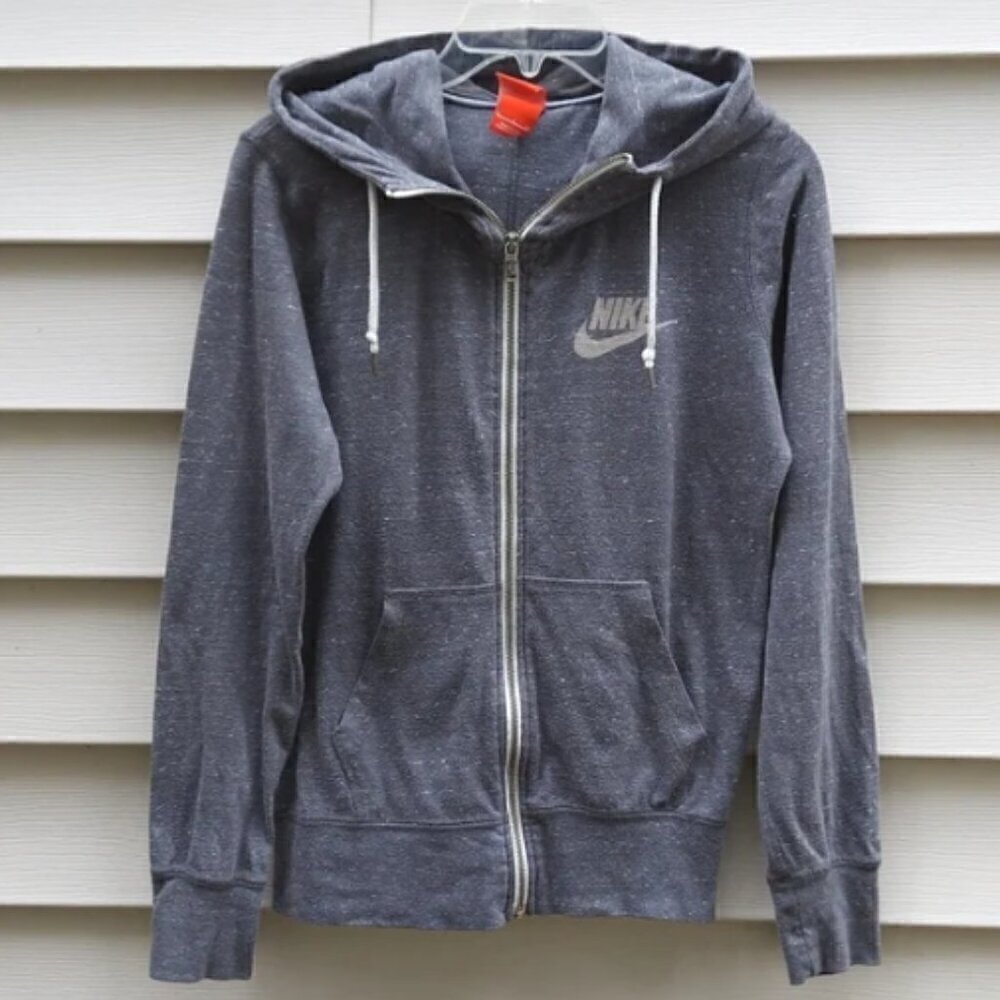Nike hoodie. Size SP gray, sporty, comfy